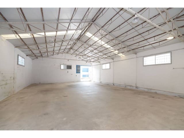 Commercial for sale in Algeciras - € 435,000 (Ref: 8655950)