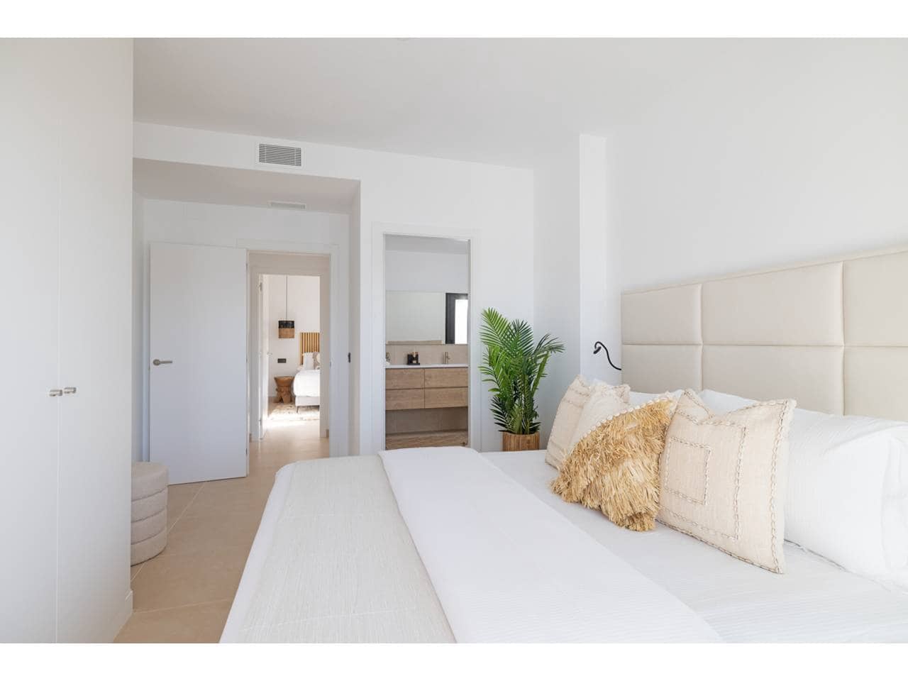 2 bedroom Flat for sale in Casares with pool garage - € 418,800 (Ref: 8679270)