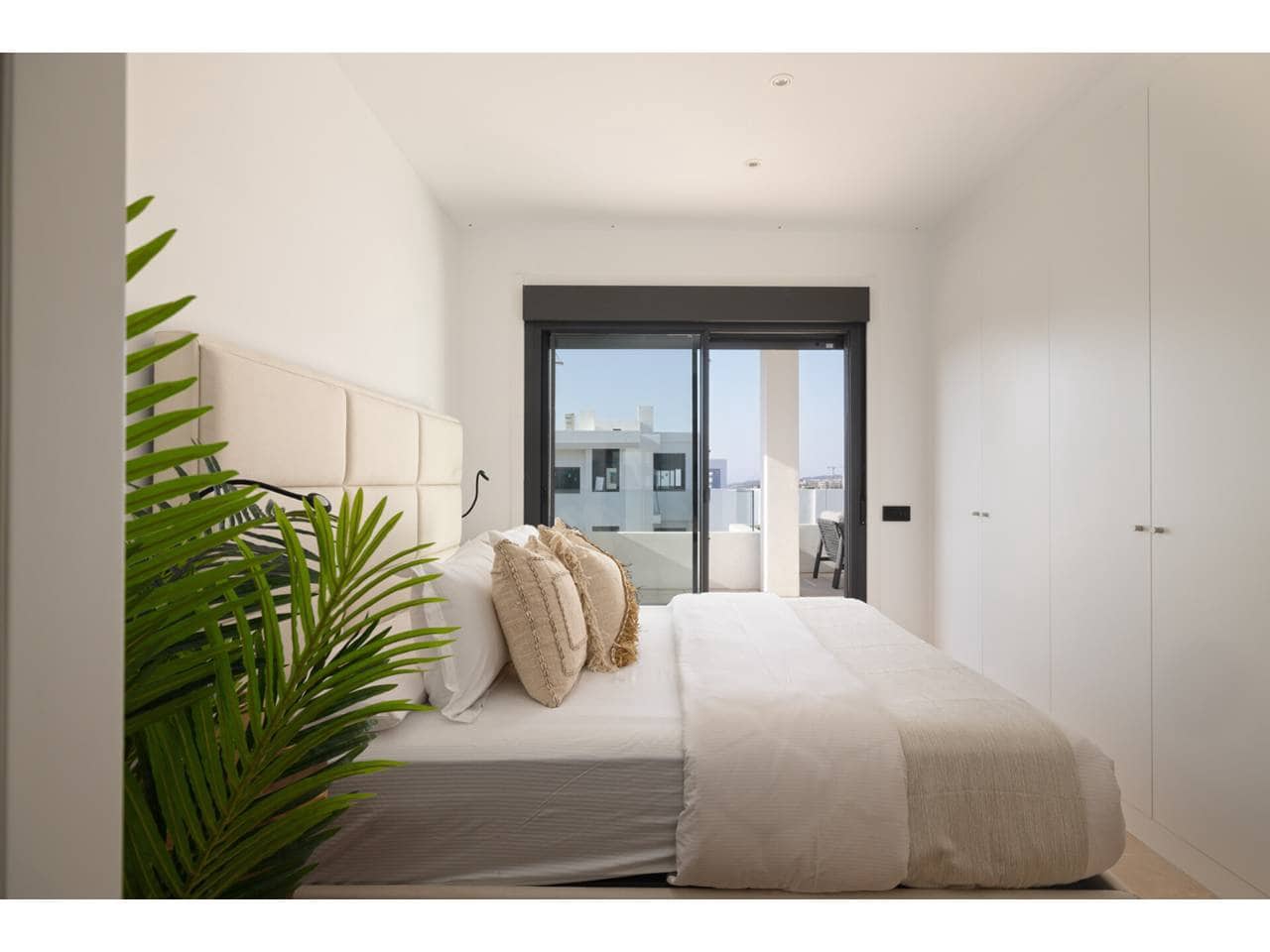 2 bedroom Flat for sale in Casares with pool garage - € 418,800 (Ref: 8679270)