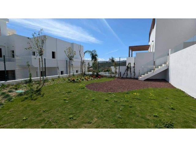 2 bedroom Apartment for sale in Casares with pool garage - € 420,000 (Ref: 8679271)