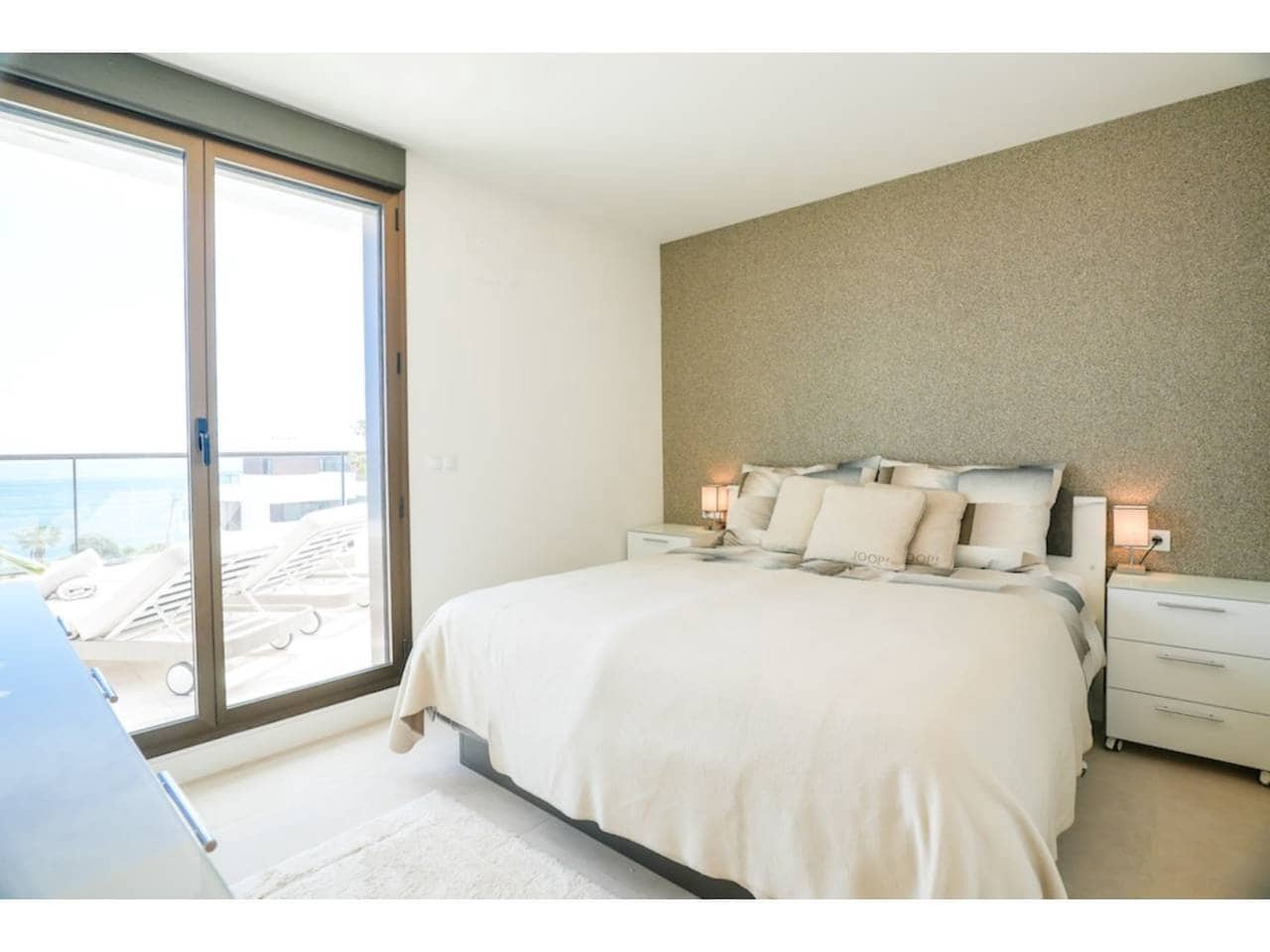 3 chambre Penthouse à vendre à Casares avec piscine garage - 870 000 € (Ref: 8738612)