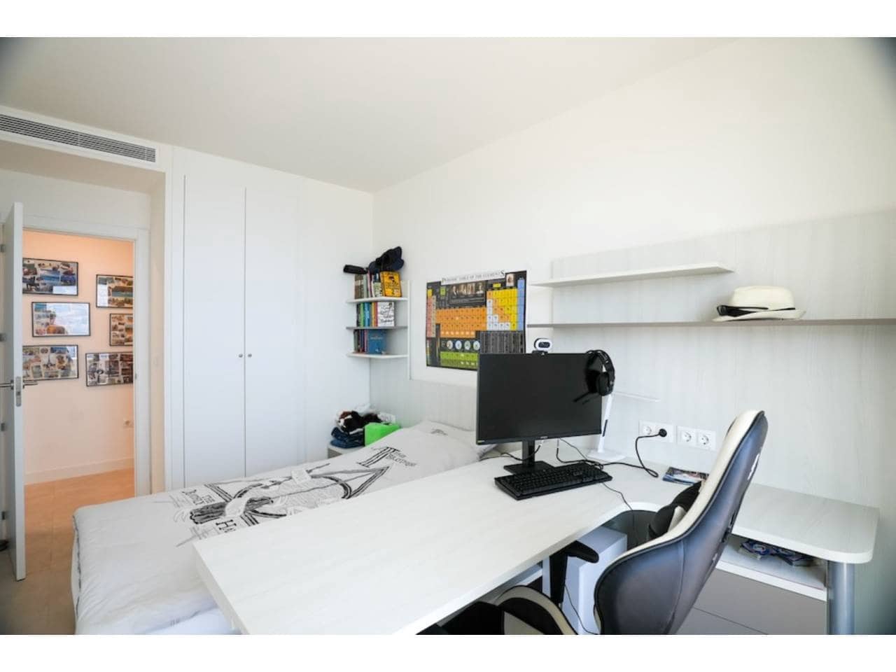 3 chambre Penthouse à vendre à Casares avec piscine garage - 870 000 € (Ref: 8738612)