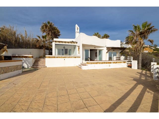 Chalet de 3 habitaciones en Manilva en venta con piscina garaje - 2.995.000 € (Ref: 8775761)