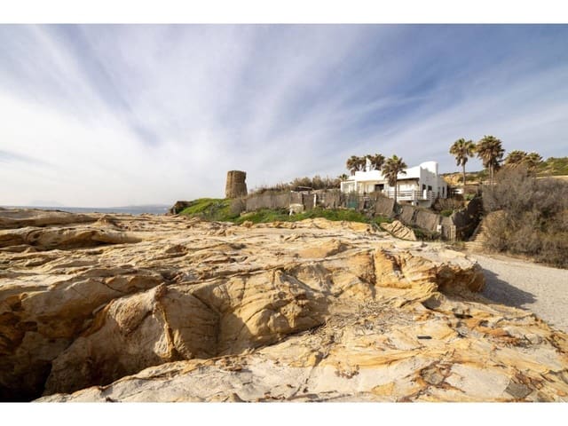 Chalet de 3 habitaciones en Manilva en venta con piscina garaje - 2.995.000 € (Ref: 8775761)