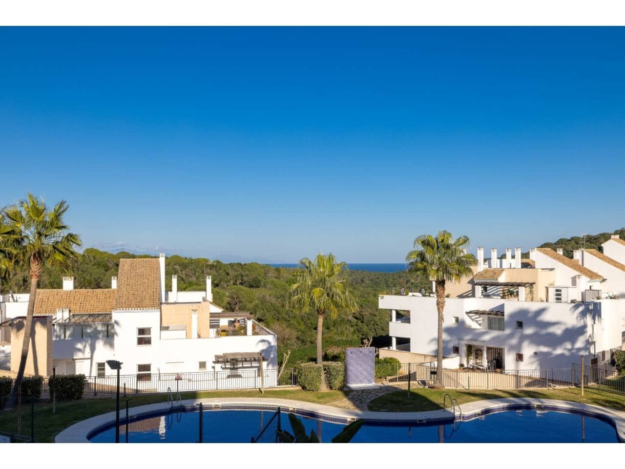 3 Zimmer Penthouse zu verkaufen in La Alcaidesa mit Pool Garage - 575.000 € (Ref: 8812025)