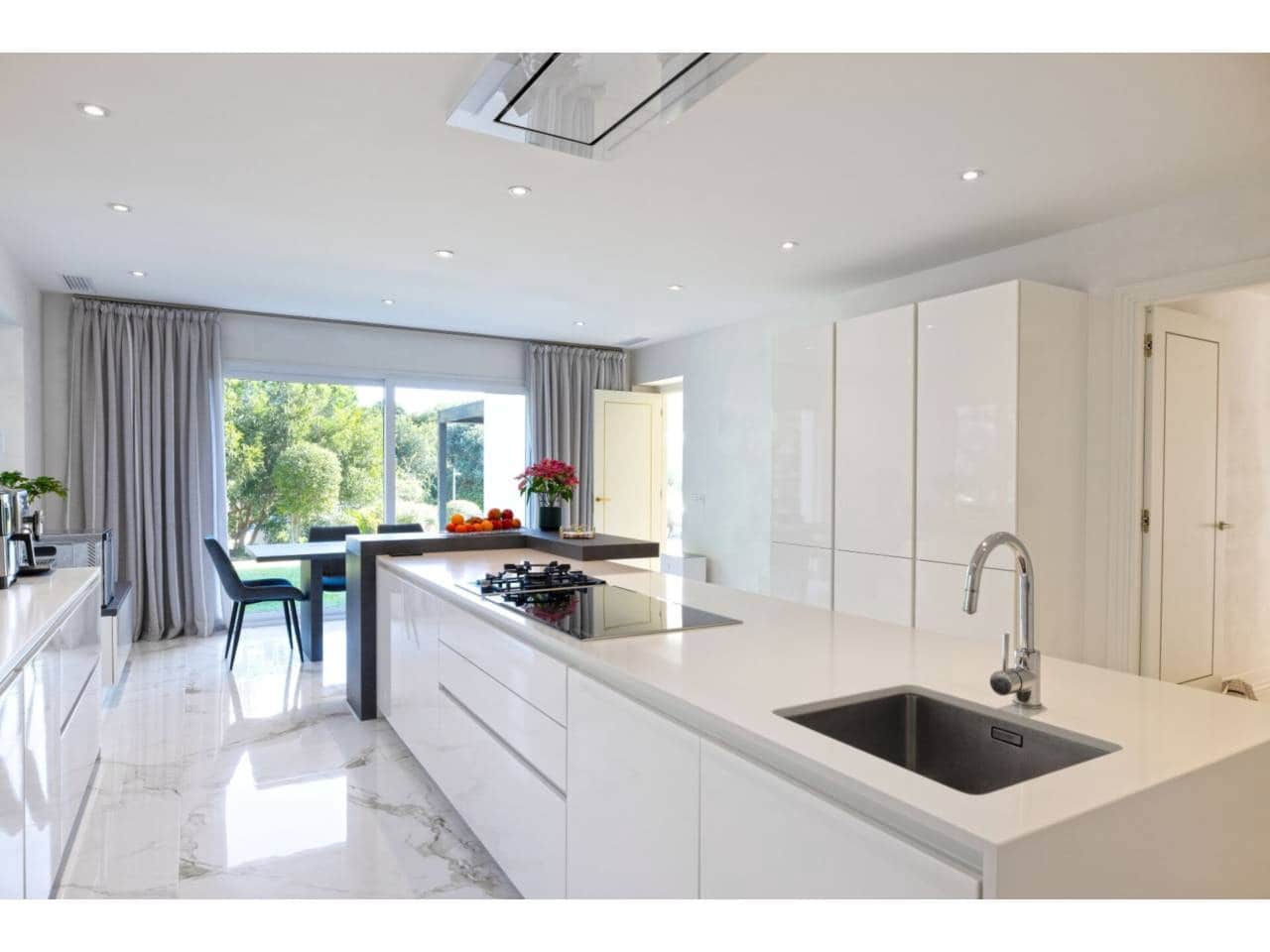 6 chambre Villa/Maison à vendre à Sotogrande avec piscine garage - 3 850 000 € (Ref: 8847093)