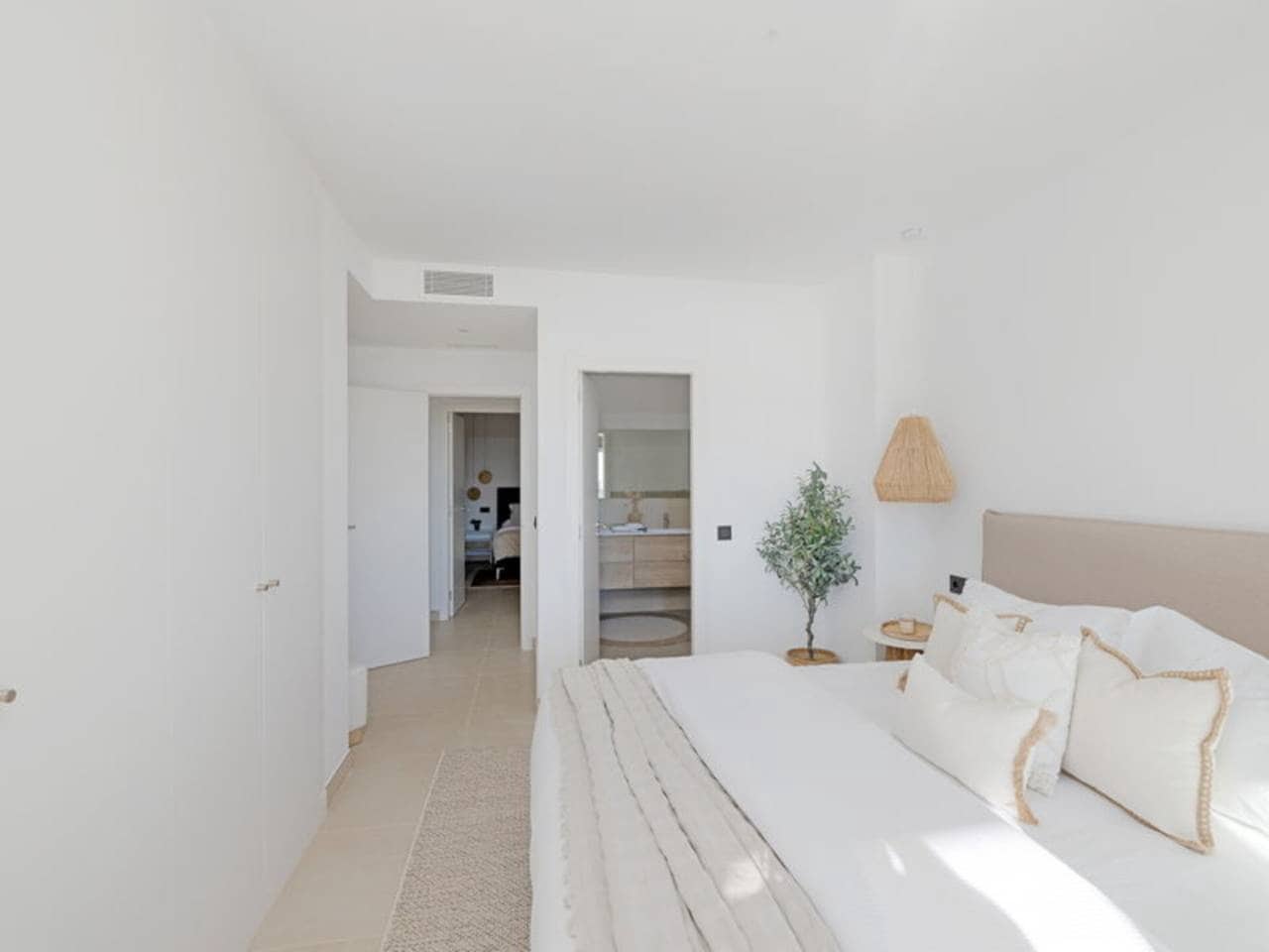 Apartamento de 2 habitaciones en Casares en venta con piscina garaje - 475.000 € (Ref: 8851083)