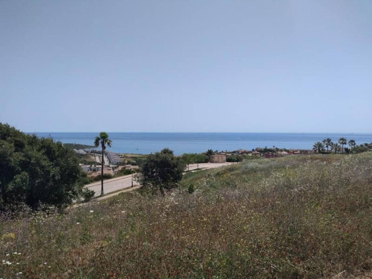 Ubebygd land til salgs i La Linea de la Concepcion - € 495 000 (Ref: 8866694)