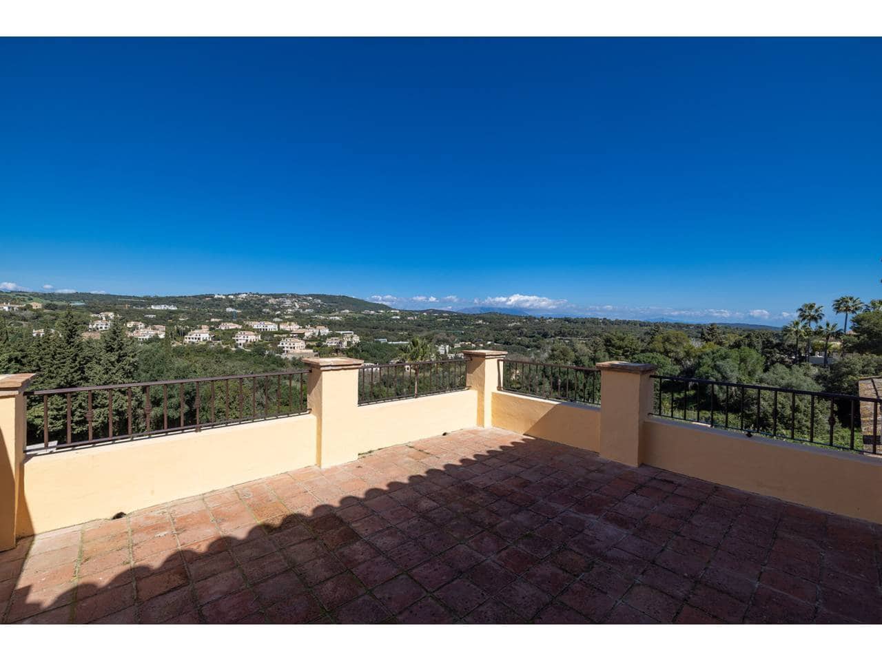 6 chambre Villa/Maison à vendre à Sotogrande avec piscine garage - 1 995 000 € (Ref: 8879300)