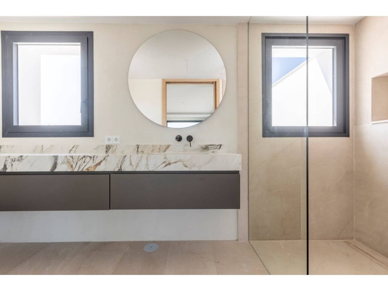 8 Zimmer Villa zu verkaufen in Sotogrande mit Pool Garage - 6.975.000 € (Ref: 8879301)