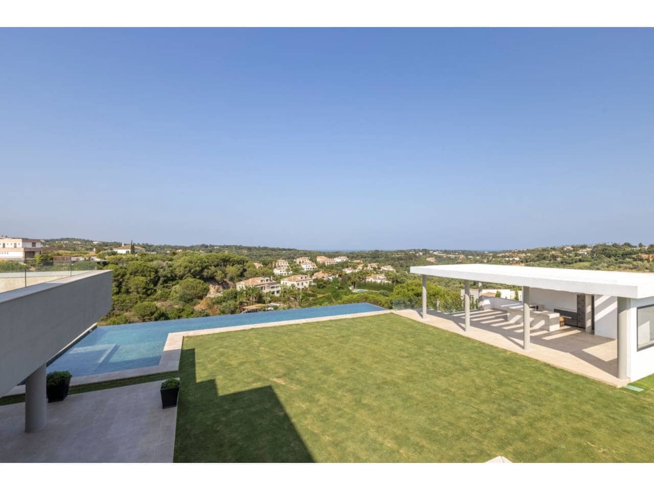 8 Zimmer Villa zu verkaufen in Sotogrande mit Pool Garage - 6.975.000 € (Ref: 8879301)