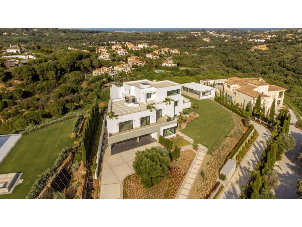 8 Zimmer Villa zu verkaufen in Sotogrande mit Pool Garage - 6.975.000 € (Ref: 8879301)