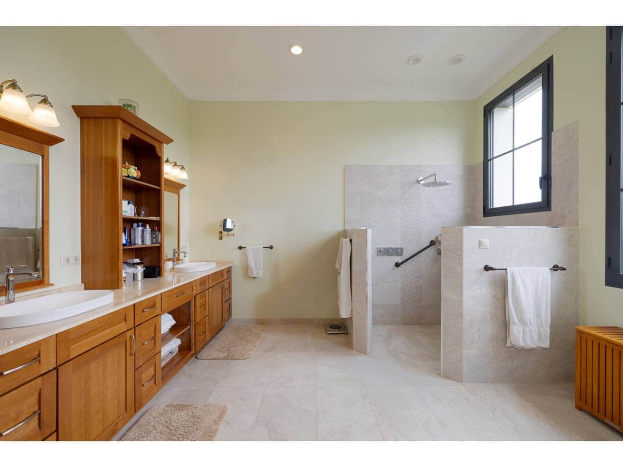 4 chambre Villa/Maison à vendre à Sotogrande avec piscine garage - 2 200 000 € (Ref: 8928365)