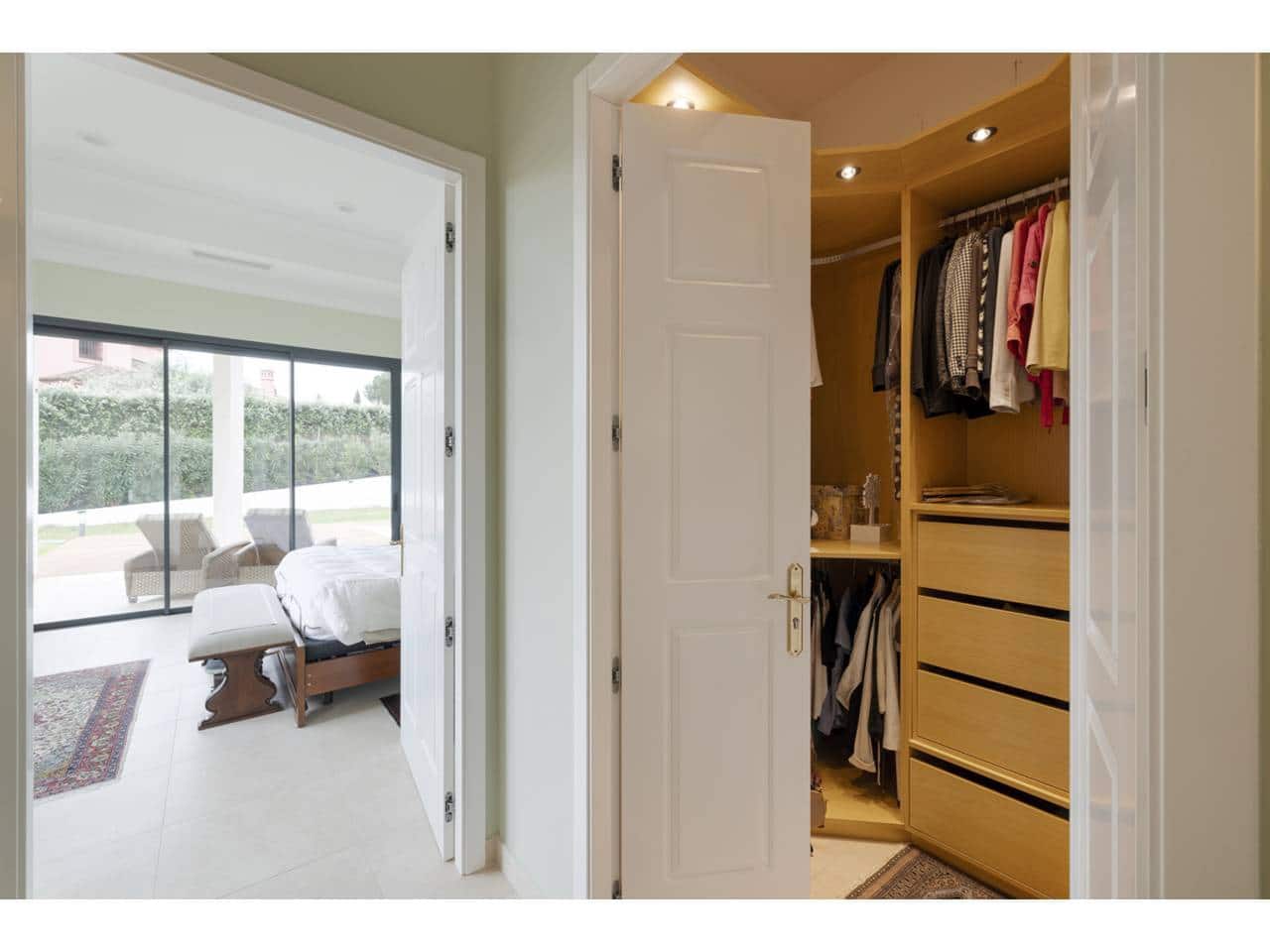 4 chambre Villa/Maison à vendre à Sotogrande avec piscine garage - 2 200 000 € (Ref: 8928365)