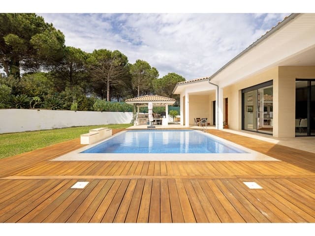 4 sypialnia Willa na sprzedaż w Sotogrande Alto, San Roque z basenem garażem - 2 200 000 € (Ref: 8928365)