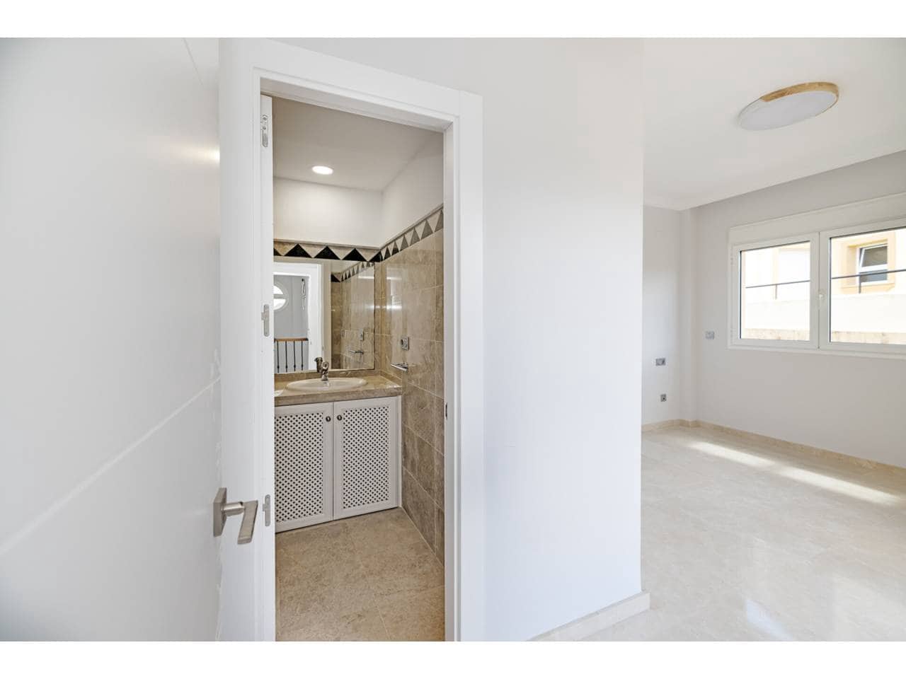 3 camera da letto Casa in vendita in Sotogrande con piscina garage - 570.000 € (Rif: 8952476)