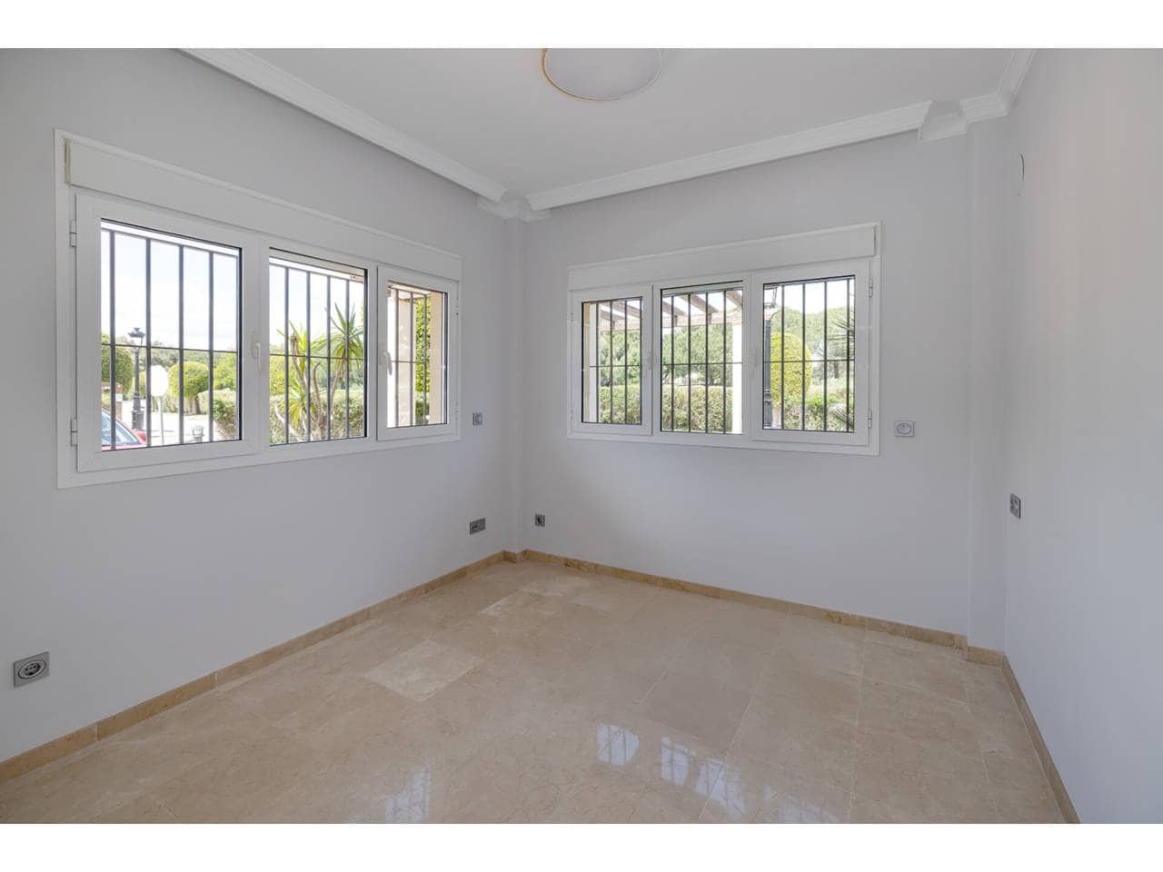 3 camera da letto Casa in vendita in Sotogrande con piscina garage - 570.000 € (Rif: 8952476)