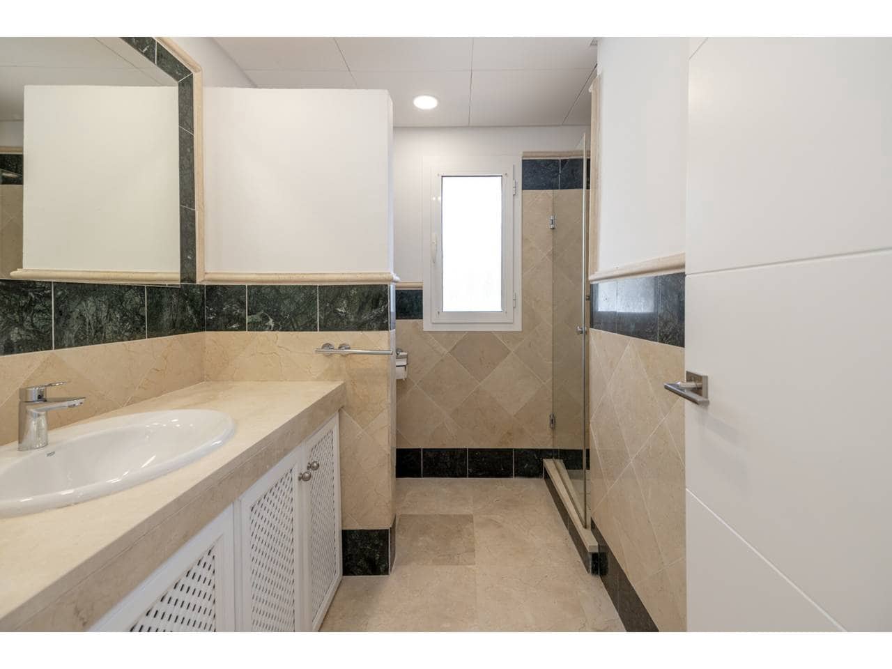 3 camera da letto Casa in vendita in Sotogrande con piscina garage - 570.000 € (Rif: 8952476)