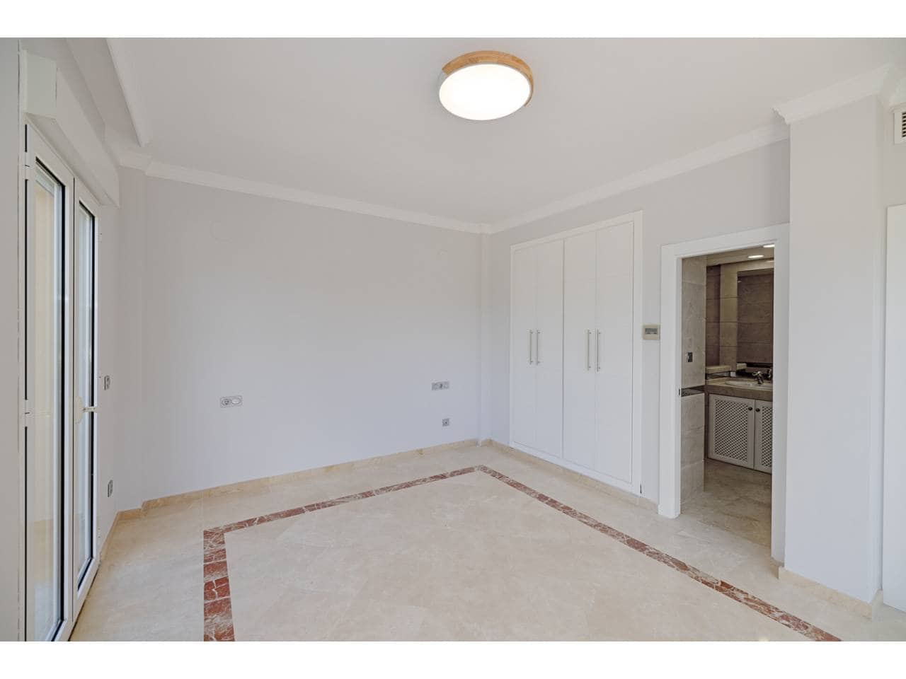 3 camera da letto Casa in vendita in Sotogrande con piscina garage - 570.000 € (Rif: 8952476)