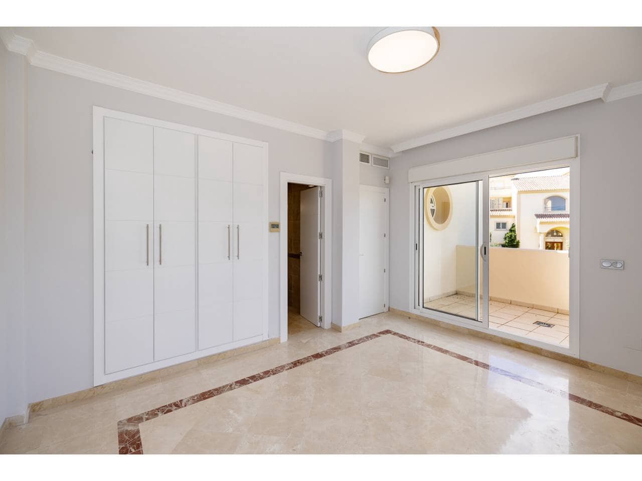 3 camera da letto Casa in vendita in Sotogrande con piscina garage - 570.000 € (Rif: 8952476)