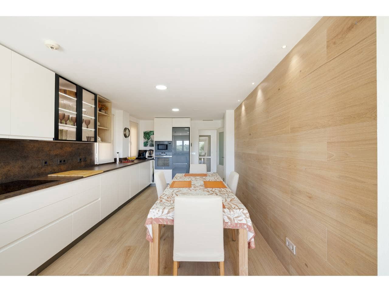 3 soveværelse Lejlighed til salg i Sotogrande med swimmingpool garage - € 550.000 (Ref: 8952477)