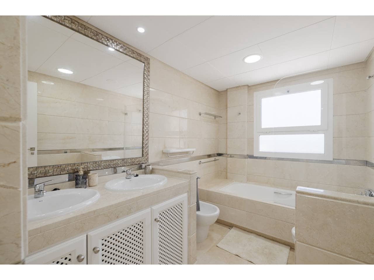 3 soveværelse Lejlighed til salg i Sotogrande med swimmingpool garage - € 550.000 (Ref: 8952477)