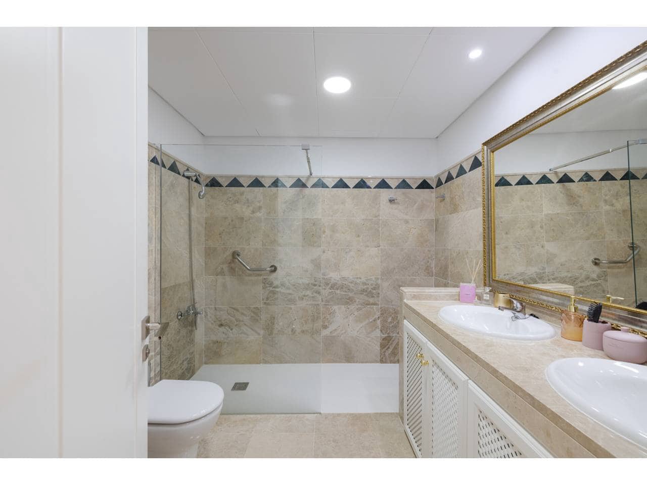 3 soveværelse Lejlighed til salg i Sotogrande med swimmingpool garage - € 550.000 (Ref: 8952477)