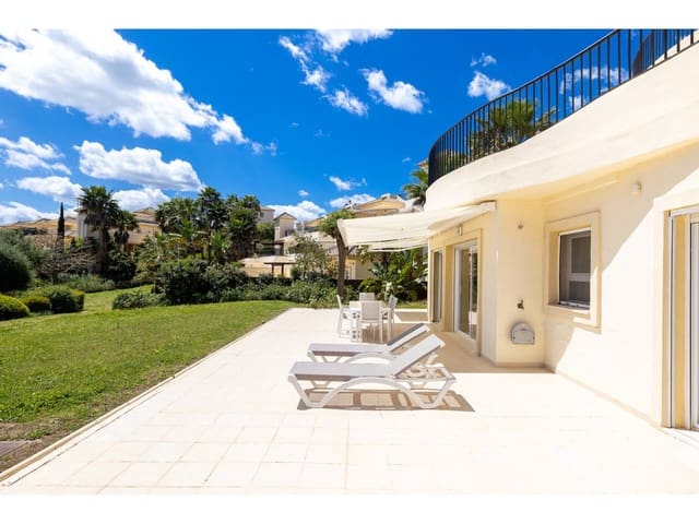 Piso de 3 habitaciones en Sotogrande, San Roque en venta con piscina garaje - 550.000 € (Ref: 8952477)