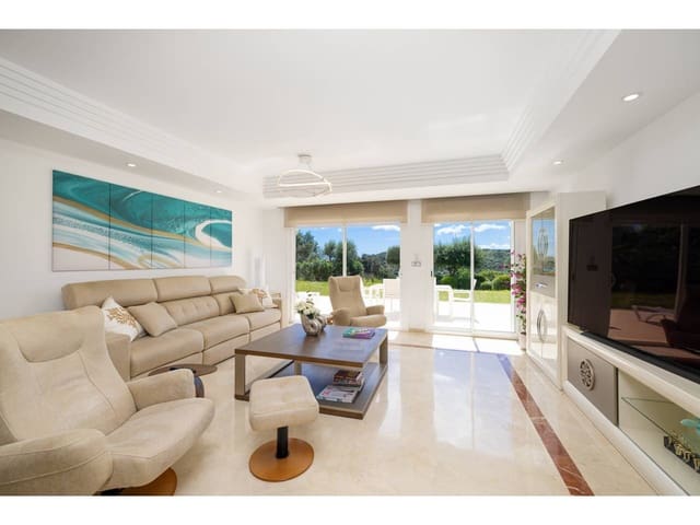 Piso de 3 habitaciones en Sotogrande, San Roque en venta con piscina garaje - 550.000 € (Ref: 8952477)