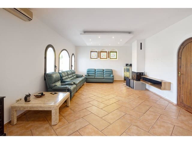 4 makuuhuone Huvila myytävänä paikassa Sotogrande Alto, San Roque mukana uima-altaan 
autotalli - 975 000 € (Ref: 8982073)