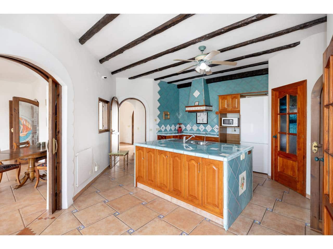 4 makuuhuone Huvila myytävänä paikassa Sotogrande mukana uima-altaan 
autotalli - 975 000 € (Ref: 8982073)