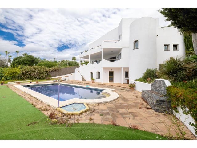 4 makuuhuone Huvila myytävänä paikassa Sotogrande Alto, San Roque mukana uima-altaan 
autotalli - 975 000 € (Ref: 8982073)