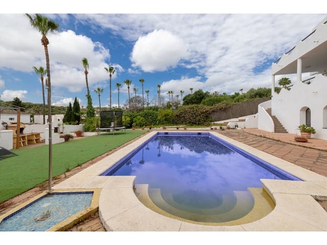 4 makuuhuone Huvila myytävänä paikassa Sotogrande Alto, San Roque mukana uima-altaan 
autotalli - 975 000 € (Ref: 8982073)