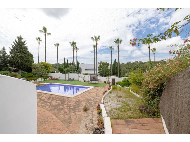 4 makuuhuone Huvila myytävänä paikassa Sotogrande Alto, San Roque mukana uima-altaan 
autotalli - 975 000 € (Ref: 8982073)