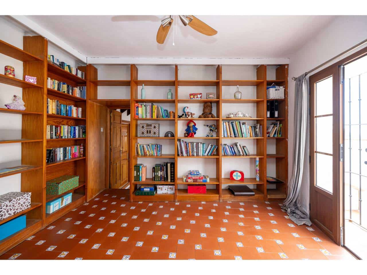 5 soverom Villa til salgs i San Roque med garasje - € 366 000 (Ref: 9007200)