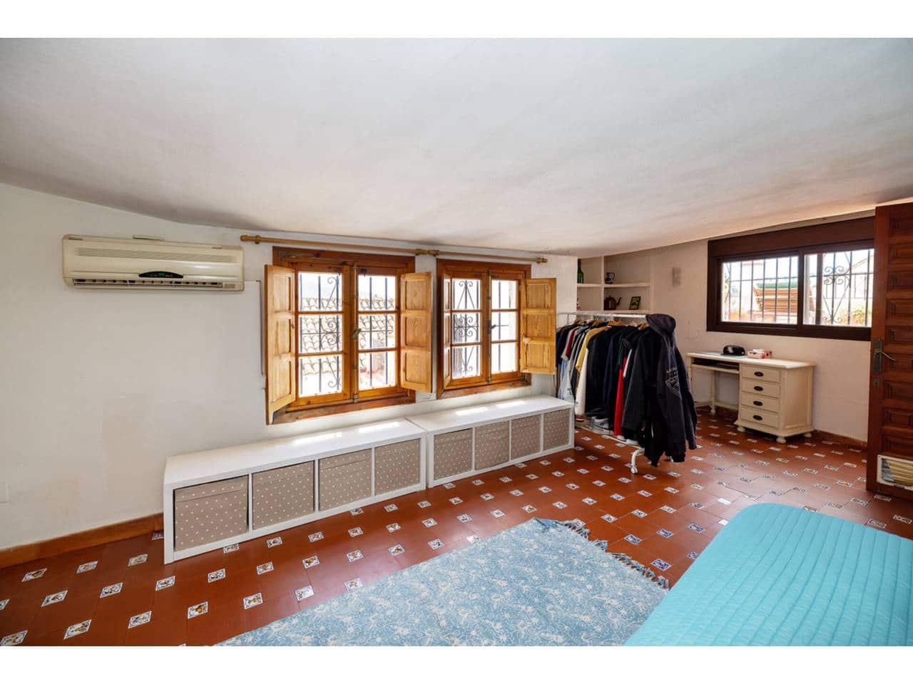 5 soverom Villa til salgs i San Roque med garasje - € 366 000 (Ref: 9007200)