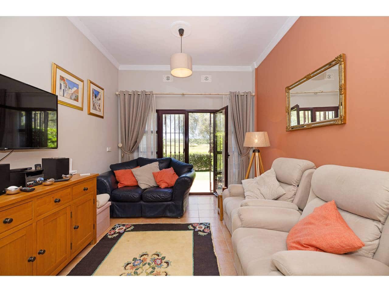 2 soveværelse Byhus til salg i La Alcaidesa med swimmingpool - € 299.000 (Ref: 9012131)