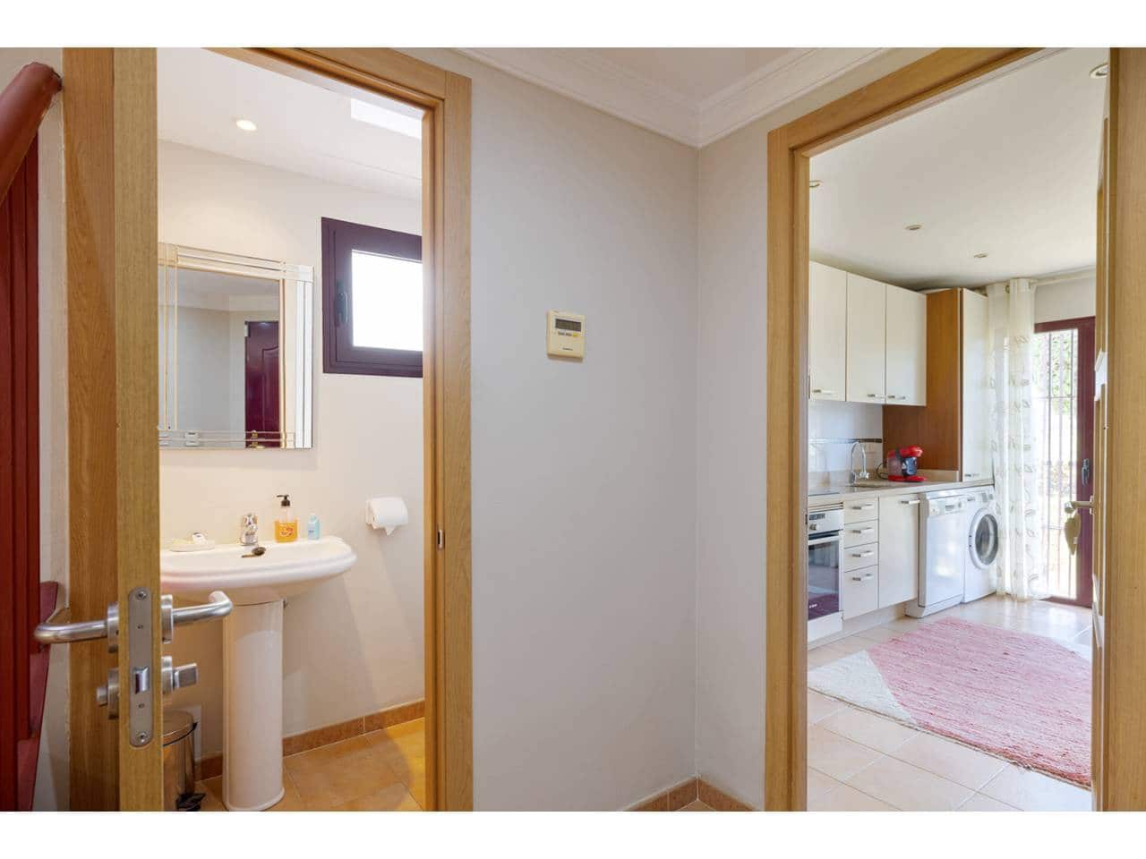 2 soveværelse Byhus til salg i La Alcaidesa med swimmingpool - € 299.000 (Ref: 9012131)