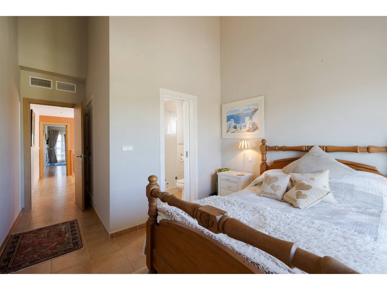 2 soveværelse Byhus til salg i La Alcaidesa med swimmingpool - € 299.000 (Ref: 9012131)