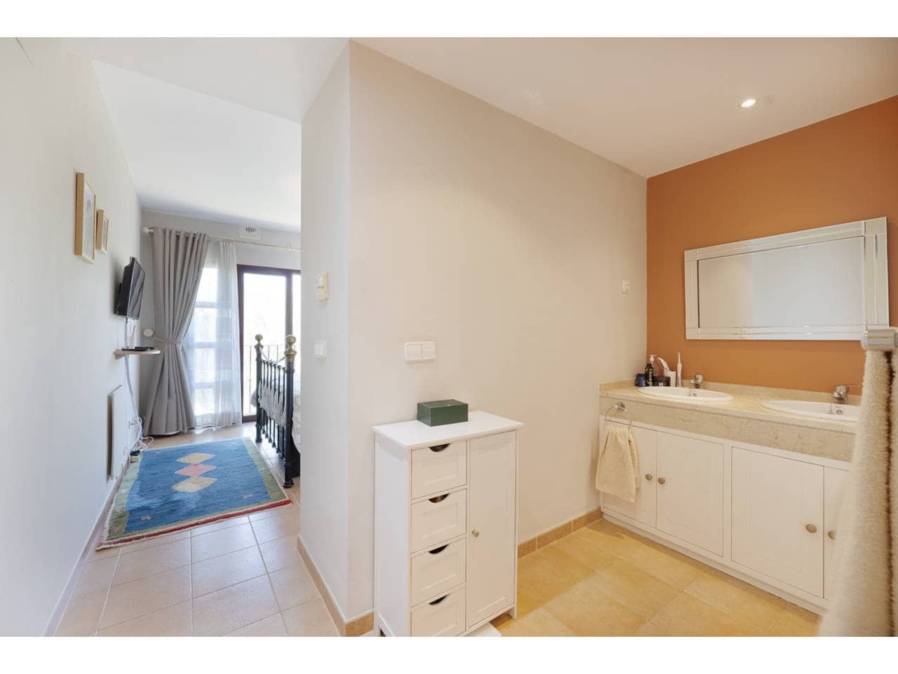 2 soveværelse Byhus til salg i La Alcaidesa med swimmingpool - € 299.000 (Ref: 9012131)