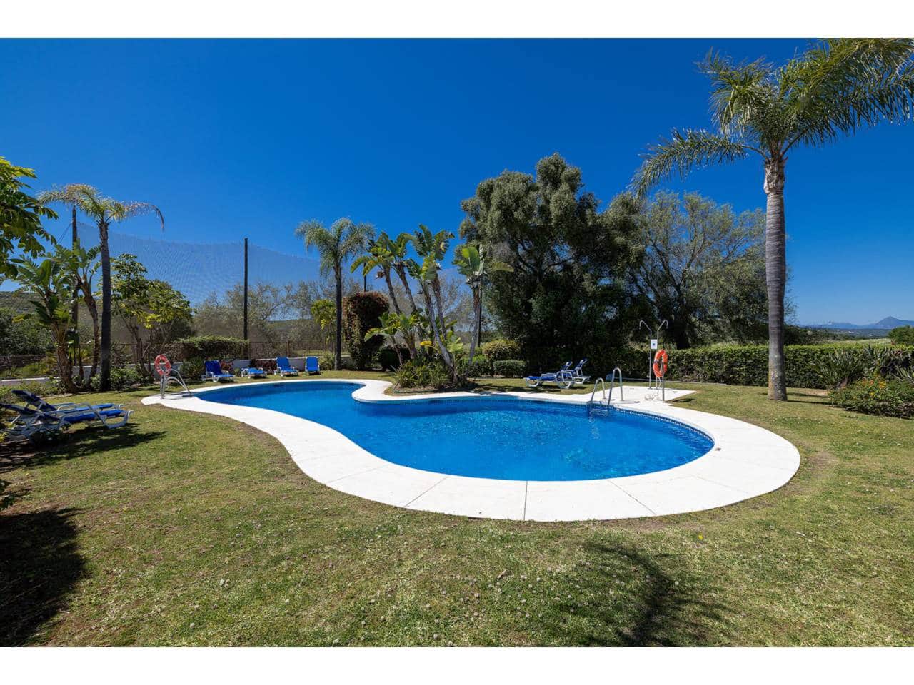 2 soveværelse Byhus til salg i La Alcaidesa med swimmingpool - € 299.000 (Ref: 9012131)