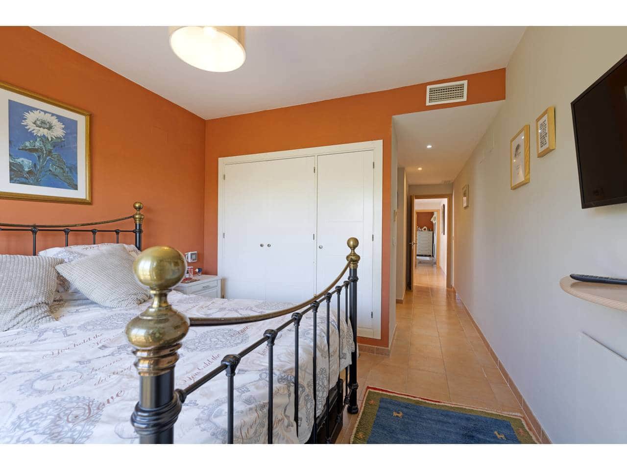 2 soveværelse Byhus til salg i La Alcaidesa med swimmingpool - € 299.000 (Ref: 9012131)