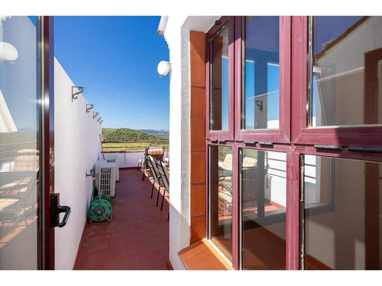 2 soveværelse Byhus til salg i La Alcaidesa med swimmingpool - € 299.000 (Ref: 9012131)