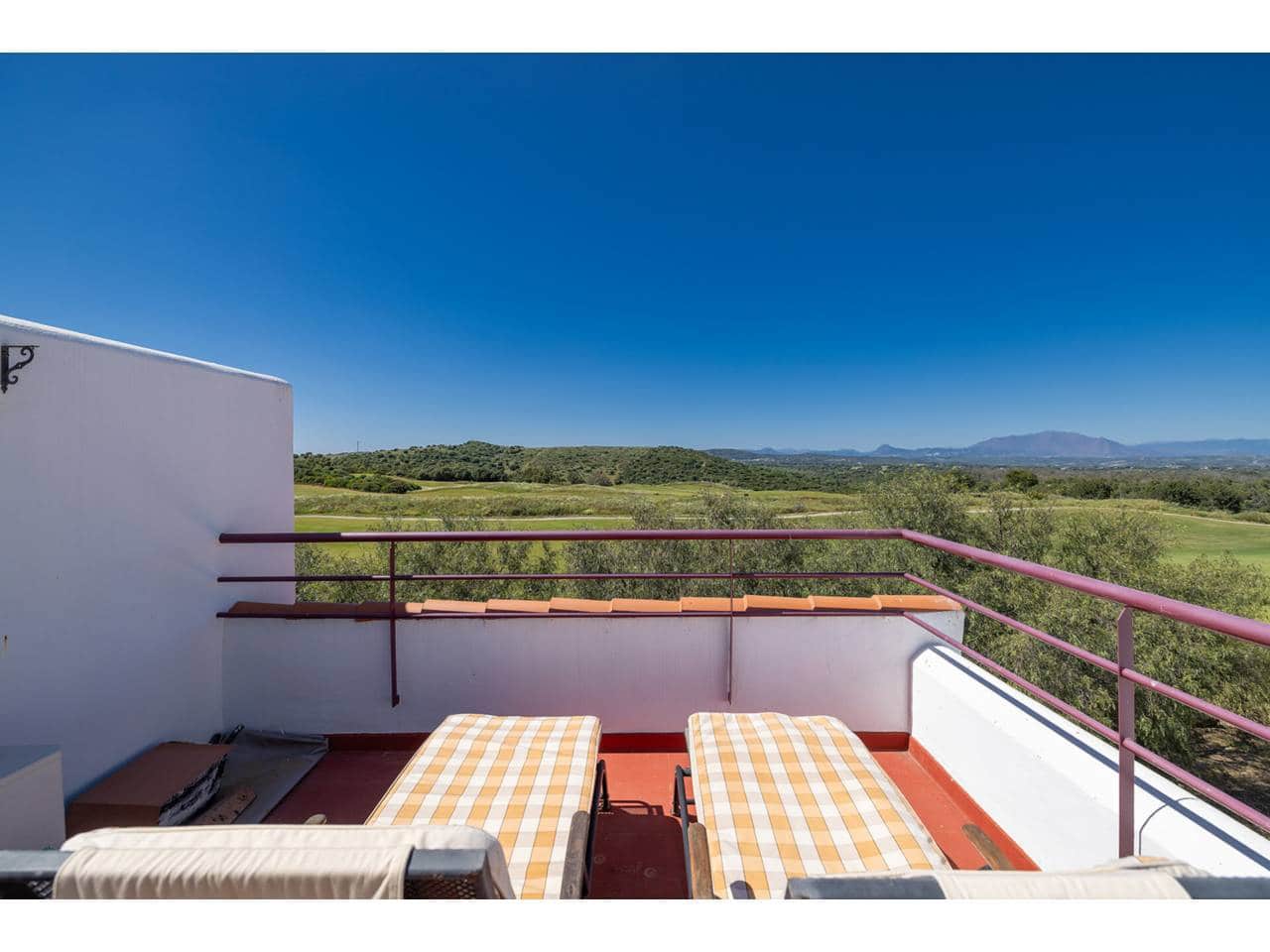 2 soveværelse Byhus til salg i La Alcaidesa med swimmingpool - € 299.000 (Ref: 9012131)