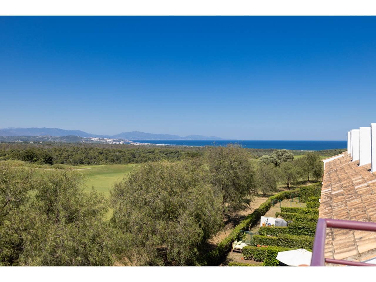 2 soveværelse Byhus til salg i La Alcaidesa med swimmingpool - € 299.000 (Ref: 9012131)