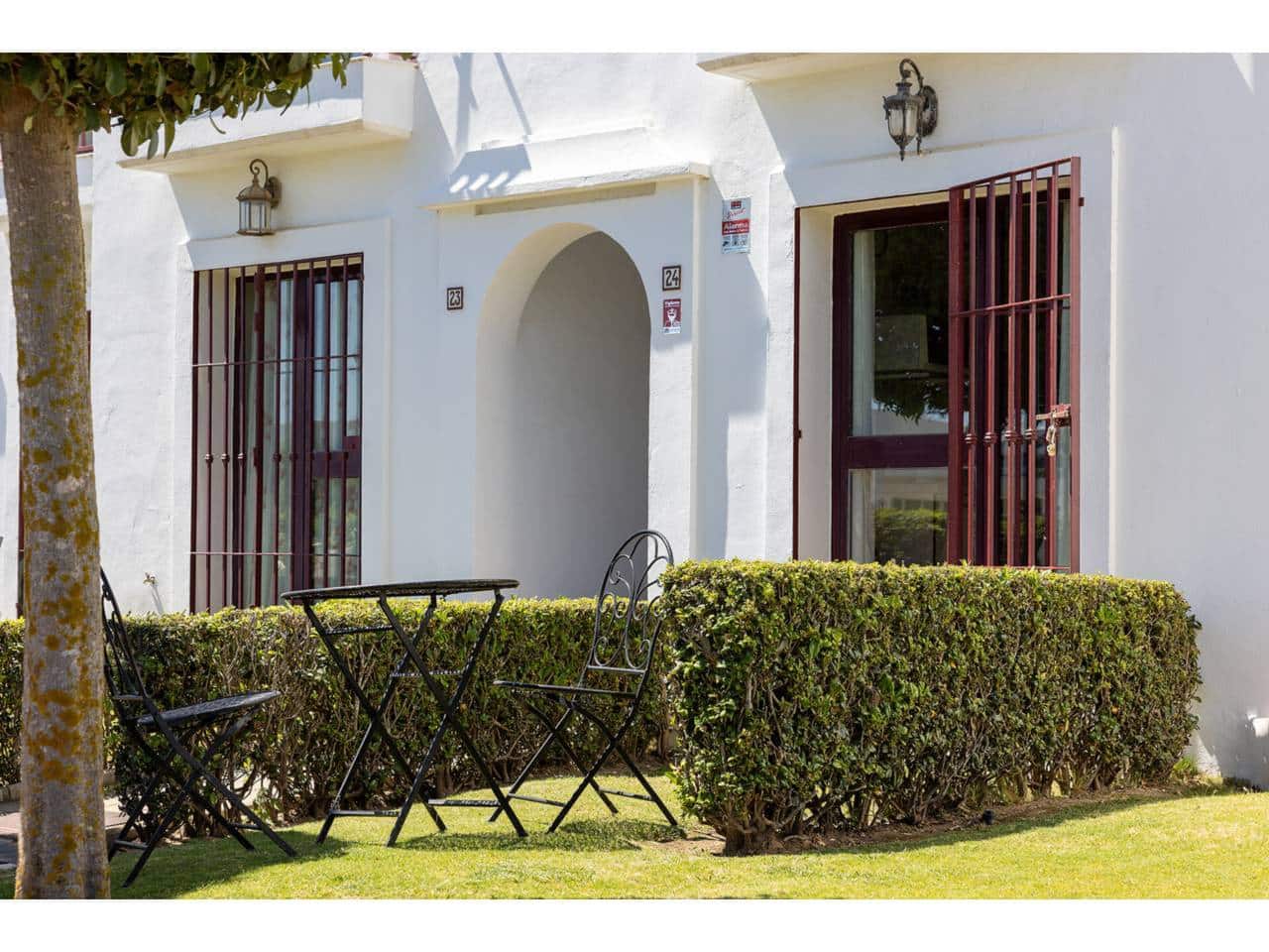 2 soveværelse Byhus til salg i La Alcaidesa med swimmingpool - € 299.000 (Ref: 9012131)