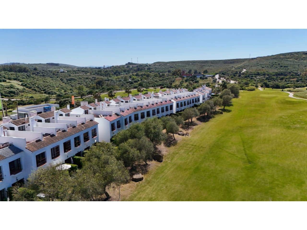 2 soveværelse Byhus til salg i La Alcaidesa med swimmingpool - € 299.000 (Ref: 9012131)