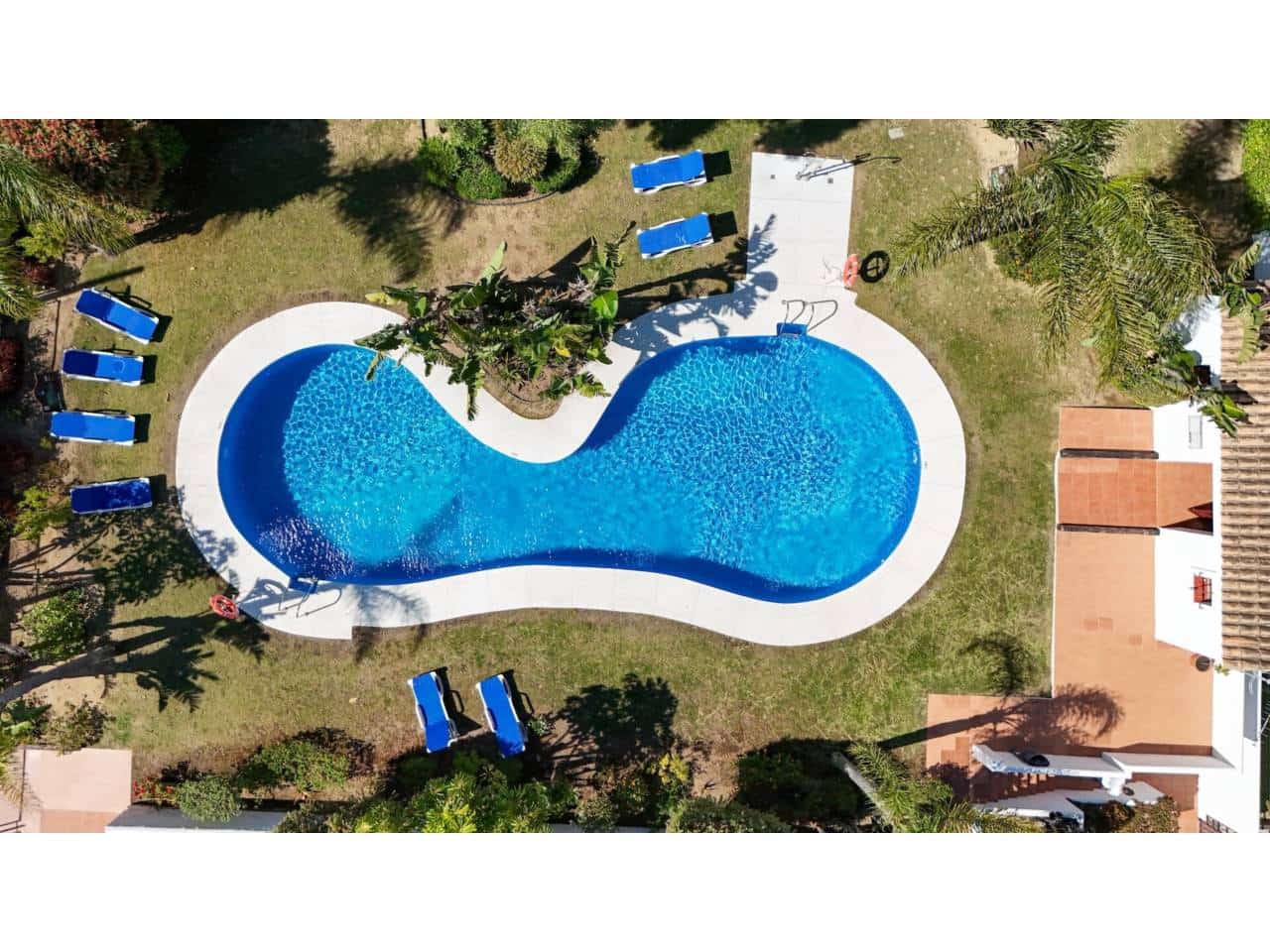 2 soveværelse Byhus til salg i La Alcaidesa med swimmingpool - € 299.000 (Ref: 9012131)