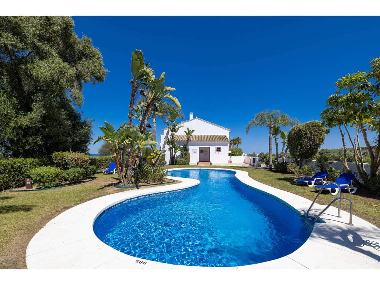 2 soveværelse Byhus til salg i La Alcaidesa med swimmingpool - € 299.000 (Ref: 9012131)