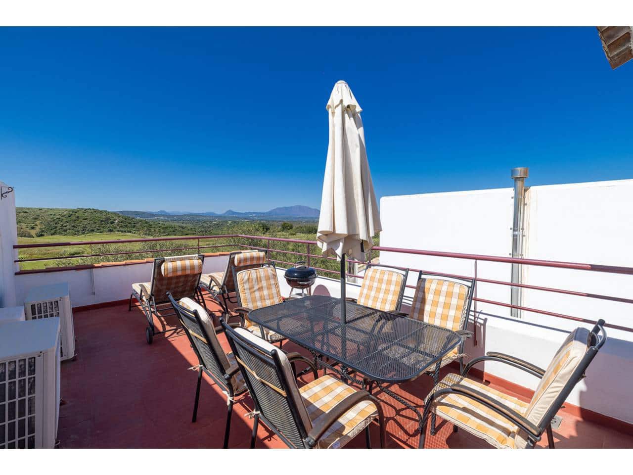 2 soveværelse Byhus til salg i La Alcaidesa med swimmingpool - € 299.000 (Ref: 9012131)